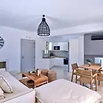 Costa Pounda With Private Pools Villa